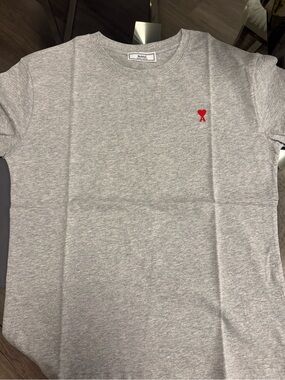 Ami Alexandre Mattiussi Light Gray Crewneck T-Shirt with Red Heart A Logo